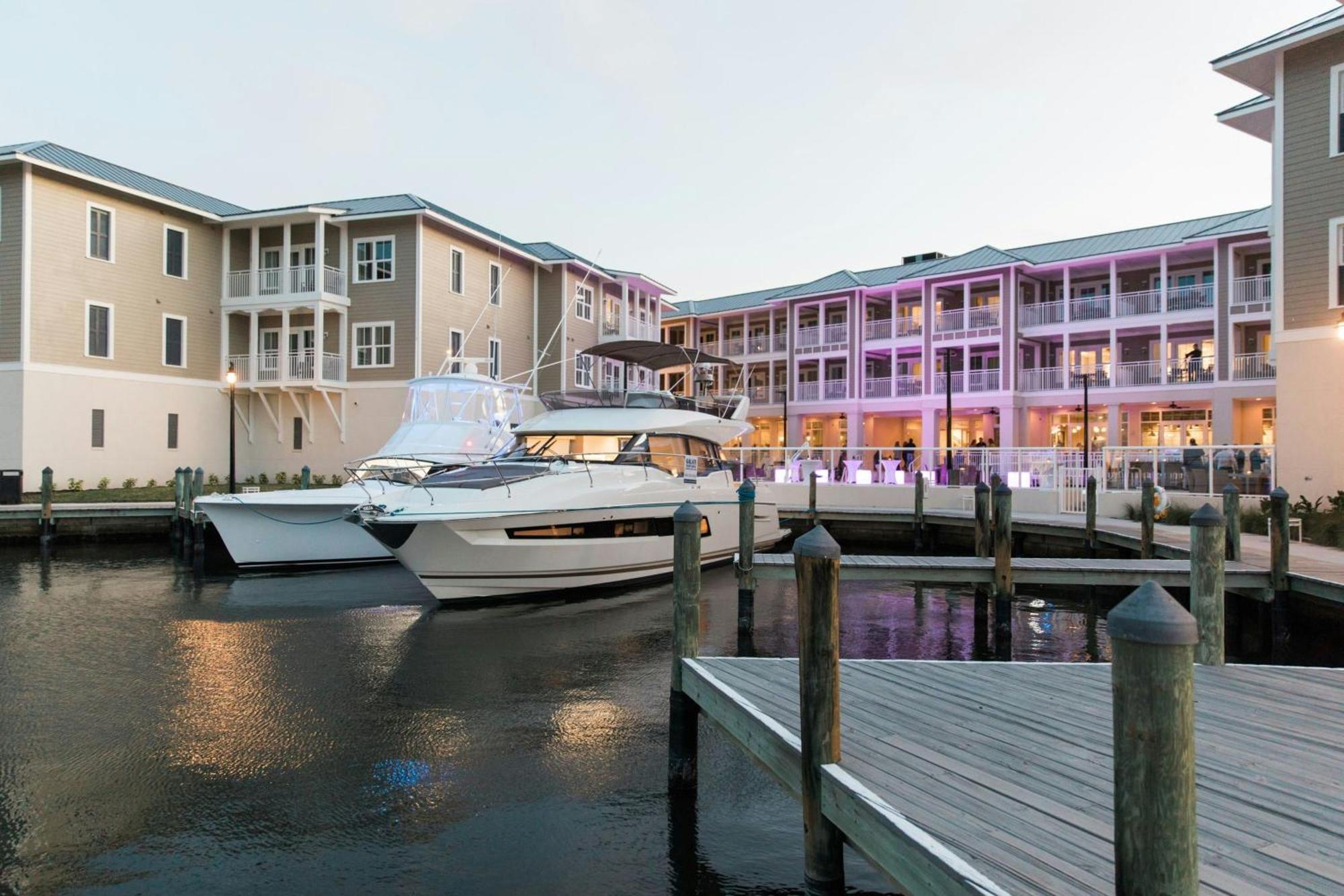 Waterline Villas & Marina, Autograph Collection Holmes Beach Exteriér fotografie